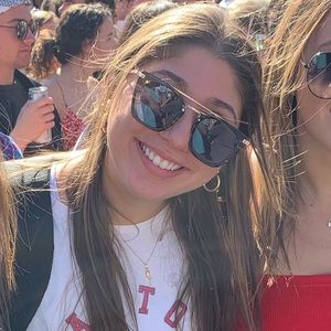 Meet your Posher, Liliana